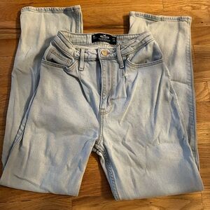 Hollister Ultra High Rise Dad Jean 0s
